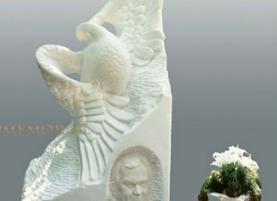 Скульптуры лебедя из мрамора на могилу