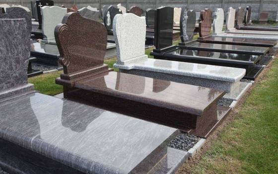 Надгробный памятник при жизни – стоит ли?