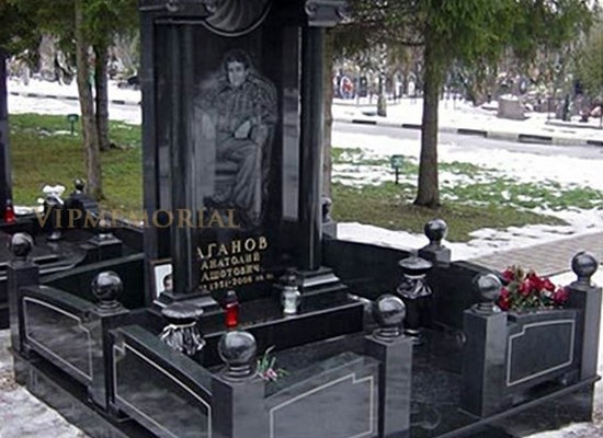 Элитные гранитные памятники