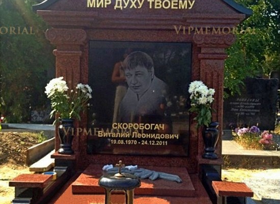 Эксклюзивные памятники в Москве