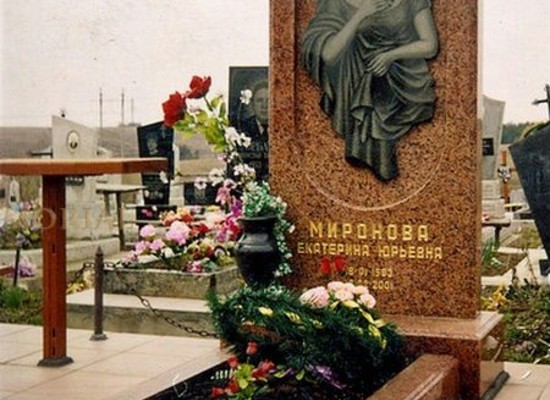 Элитные мраморные памятники