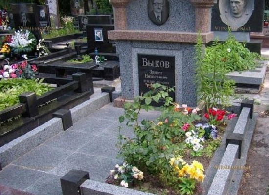 Элитные памятники, статуи