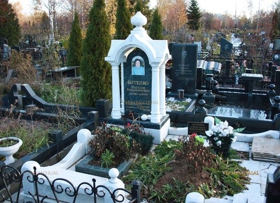 Элитные памятники из мрамора