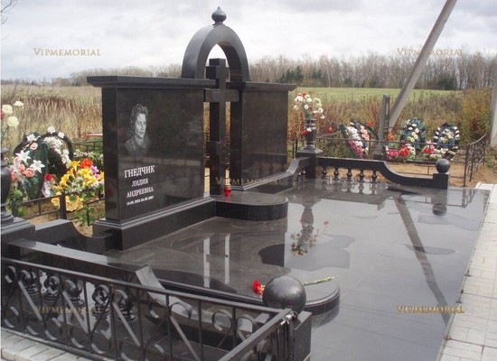Эксклюзивные памятники в Москве