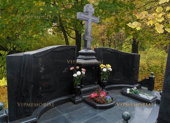 Элитные памятники в Москве