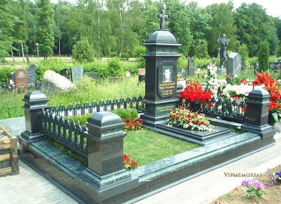 Элитные гранитные памятники