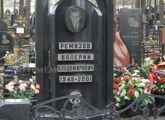 Элитные гранитные памятники