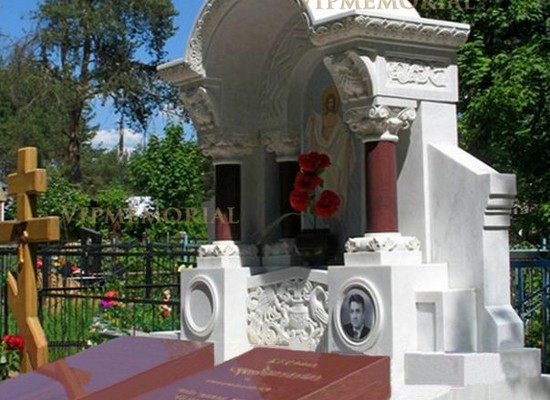 Элитные памятники в Москве