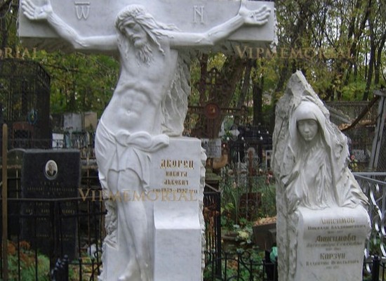 Элитные памятники в Москве