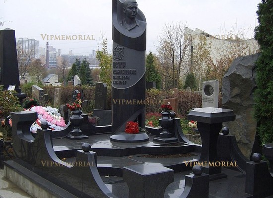 Эксклюзивные памятники в Москве