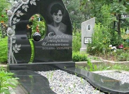 Оформление эксклюзивных памятников и мемориальных комплексов