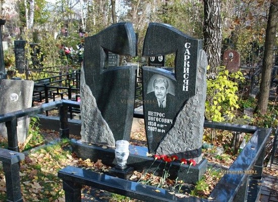 30 - Производство эксклюзивных памятников