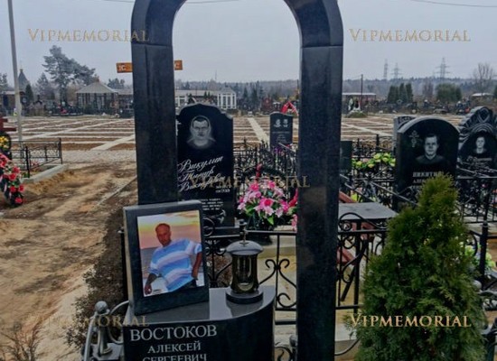 Оформление эксклюзивных памятников и мемориальных комплексов