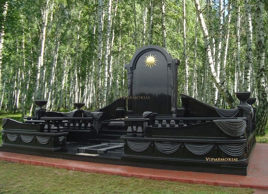 Мемориальные комплексы из гранита