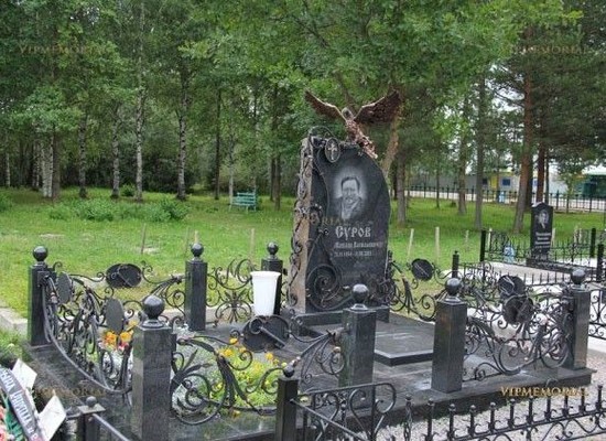 Благоустройство могил плиткой