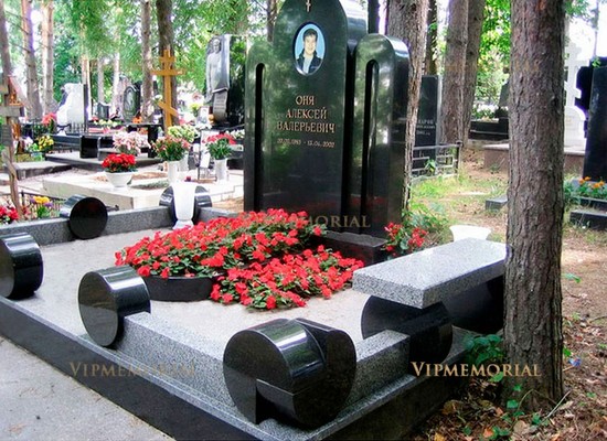 Благоустройство семейных захоронений