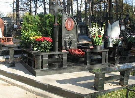 Художественное оформление памятников из мрамора