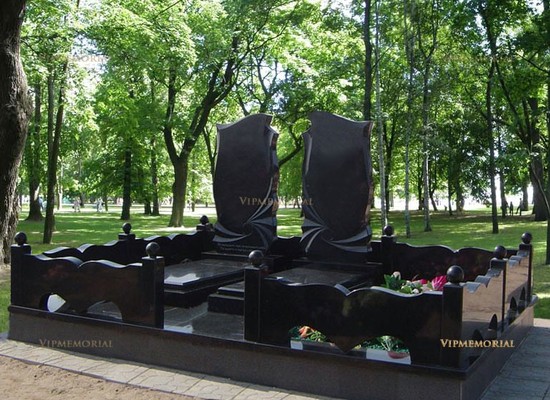Мемориальные комплексы из гранита
