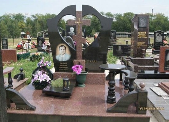 Мемориальные комплексы из мрамора