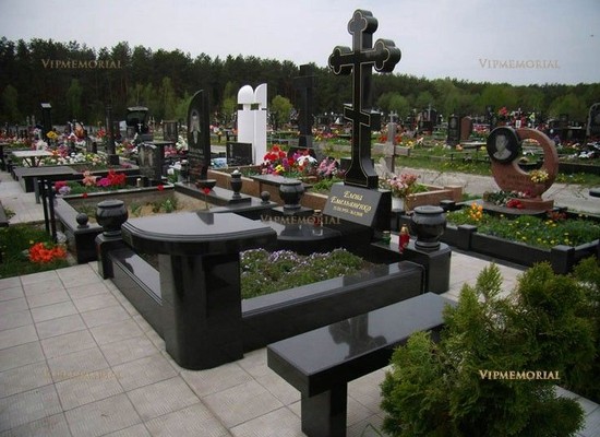 Мемориальные комплексы из гранита