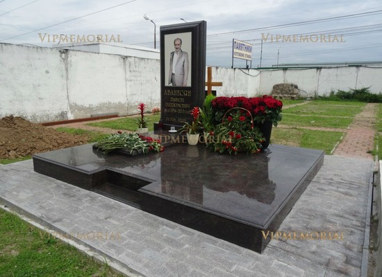Разработка и установка мемориальных комплексов в Москве