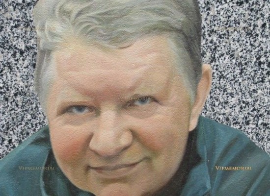 Дизайнерское оформление могил в Москве
