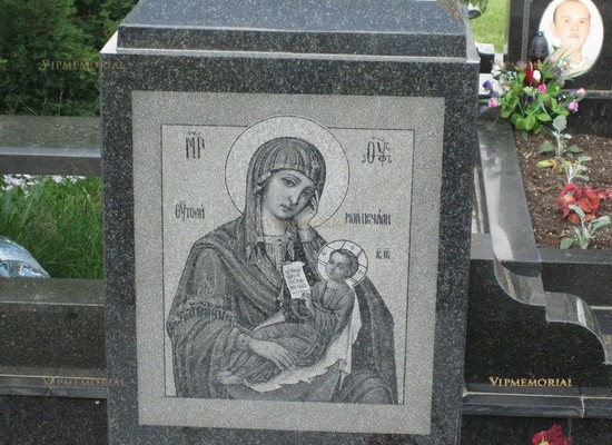Художественное оформление захоронений, памятники из гранита