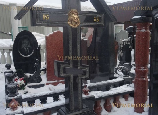 Заказ резных крестов из гранита