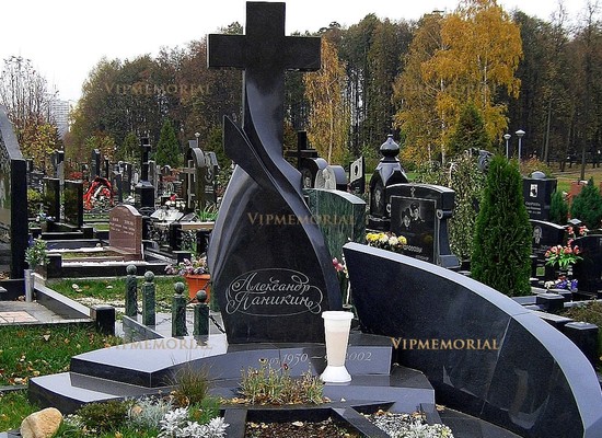 Гранитные кресты на могилу