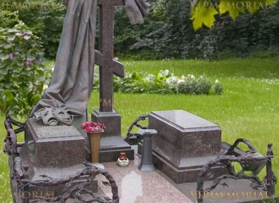 Заказ резных крестов из камня