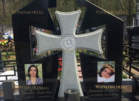 Мраморные кресты в Москве