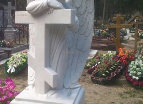 Кресты из мрамора в Москве