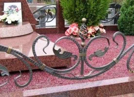 Изготовление элитных оград для могил в Москве