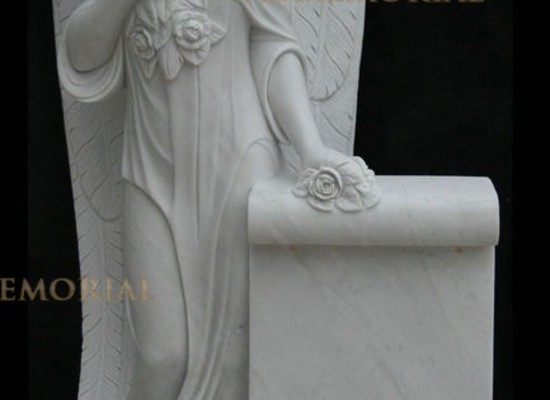 Скульптуры на кладбище из мрамора