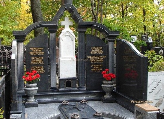 Семейный памятники на могилу