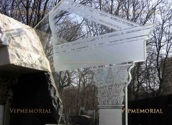 Ударопрочное стекло для создания памятников на могилу