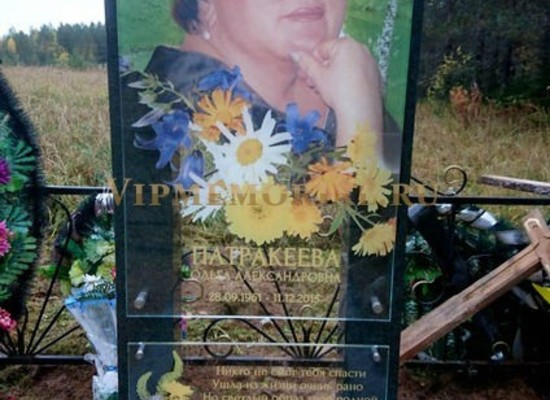 Стекло на памятниках