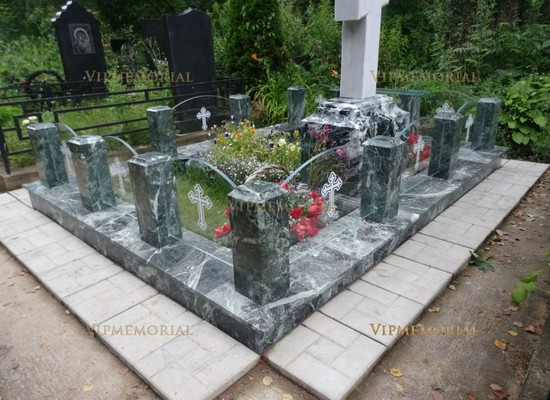 Эксклюзивные памятники из прочного стекла